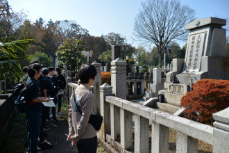 雑司ヶ谷霊園は漱石も眠る墓地で、『こころ』の中では重要な場所になっています。